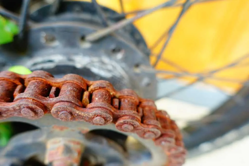 Tips Cegah Karat Rantai Motor Dikala Musim Hujan