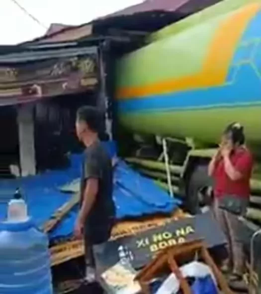 Ternyata Ini Penyebab Truk CPO Hantam 3 Bangunan