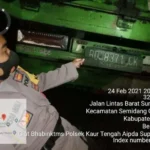 Elak Sapi, Truk Muatan Pakan Tabrak Warung Kaur Tengah