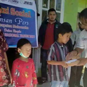 HPN Mukomuko, PWI, SMSI, JMSI dan Ambo Santuni 40 Anak Yatim