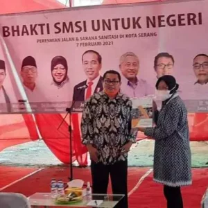 Mensos Risma Puji Program Kemanusiaan SMSI, Membangun Jalan dan MCK untuk Masyarakat