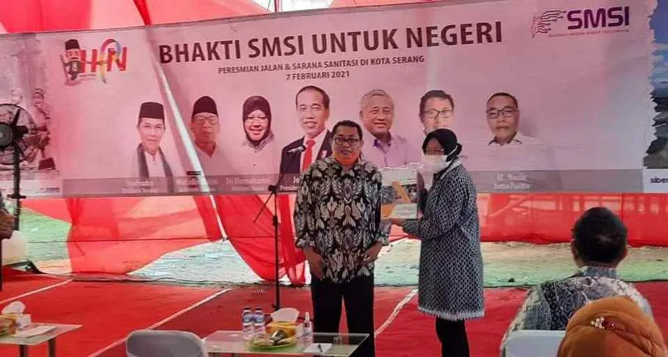 Mensos Risma Puji Program Kemanusiaan SMSI, Membangun Jalan dan MCK untuk Masyarakat