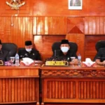 Paripurna DPRD BS, Pengumuman Dan Pengusulan Pemberhentian Bupati Dan Wakil Bupati