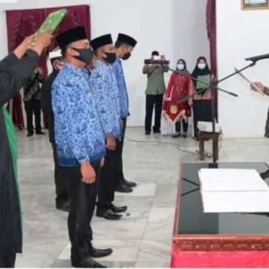 Bupati Bundra Jaya Lantik dan Ambil Sumpah Jabatan Fungsional Kesehatan, Penyuluh Pertanian dan Guru Formasi