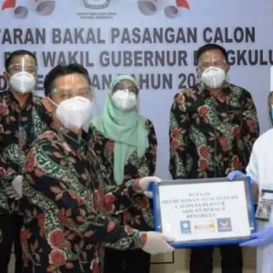 Helmi – Muslihan Pendaftar Pertama di KPU Provinsi Bengkulu