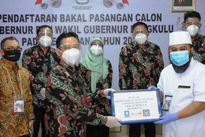 Helmi – Muslihan Pendaftar Pertama di KPU Provinsi Bengkulu