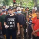 Konsisten Menyelesaikan Masalah Sampah, Wawali Dedy Giat Lakukan Gotong Royong Dengan Warga