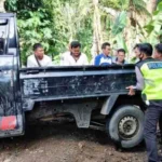 Lakalantas, Mobil Pick Up Meluncur Ke Jurang