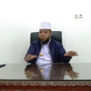Menghemat Anggaran, Helmi Hasan Pilih Ngantor di Masjid