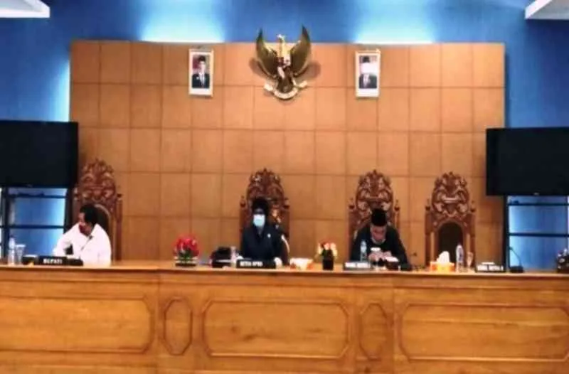 Paripurna DPRD BU Raperda Perubahan Susunan Perangkat Daerah