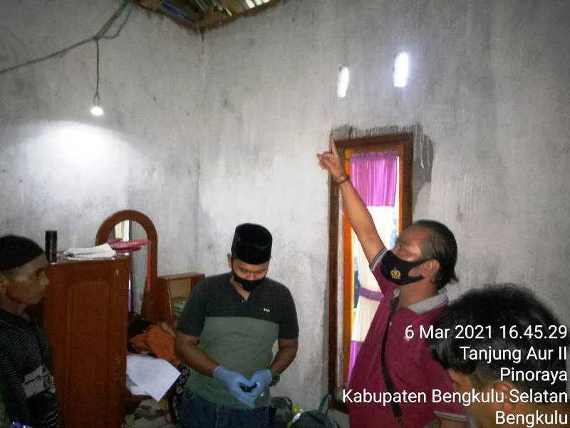 Pulang Pesta, Temukan Anak Gantung Diri Di rumah