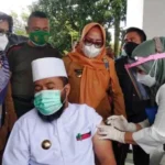 Walikota Bengkulu Helmi Hasan Jalani Vaksinasi Covid-19 Tahap II