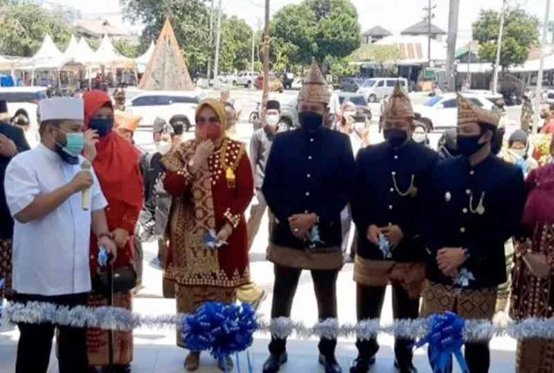 Walikota Helmi Hasan dan Wakil Walikota Dedy Wahyudi Melaunching Alun-Alun Berendo Kota Bengkulu