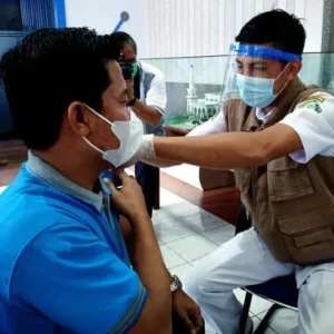 Bupati dan Wakil Bupati Lebong Jalani Vaksinasi Covid-19 Tahap I