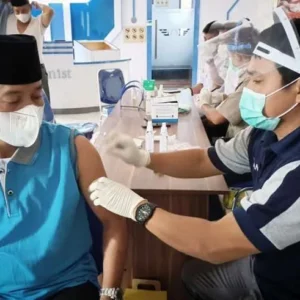 Bupati dan Wakil Bupati Lebong Jalani Vaksinasi Covid-19 Tahap II