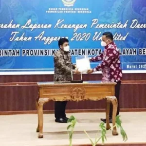 Bupati Erwin Serahkan LKPD un-audited Pemerintah Kabupaten Seluma TA 2020 ke BPK