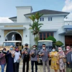 Komunitas Hardtop Bengkulu Berbagi Paket Sembako