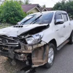 Mobil Dinkes Seluma Tabrak Rumah Warga, Pelajar 12 Tahun Jadi Korban
