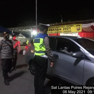 Nekat Mudik, 4 Mobil Putar Balik