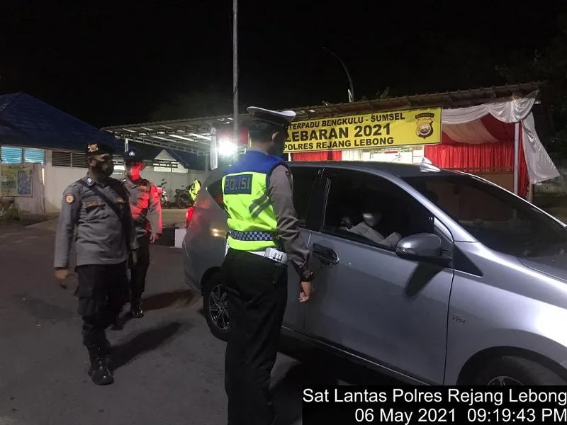 Nekat Mudik, 4 Mobil Putar Balik