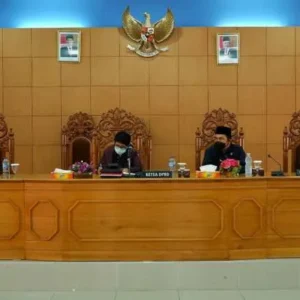 Penyampaian Rekomendasi Pansus DPRD Bengkulu Utara Tentang LKPJ Bupati TA 2020