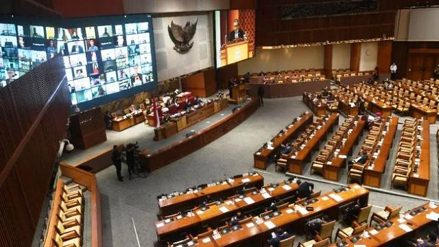 Ditengah Pandemi, DPR Buat Kontroversi