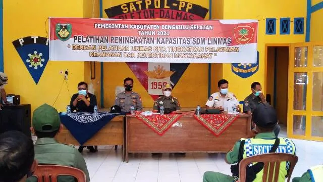Gelar Linmas, Polres BS dan Satpol PP Latihan Bersama
