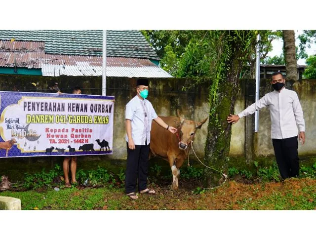 Pandemi Covid-19 Tak Surutkan Semangat Berqurban Korem 041/Gamas
