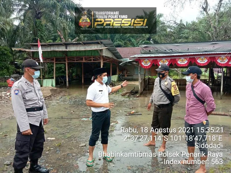 Banjir Genangi 2 Rumah, Polsek Penarik Raya Gerak Cepat Bantu Warganya