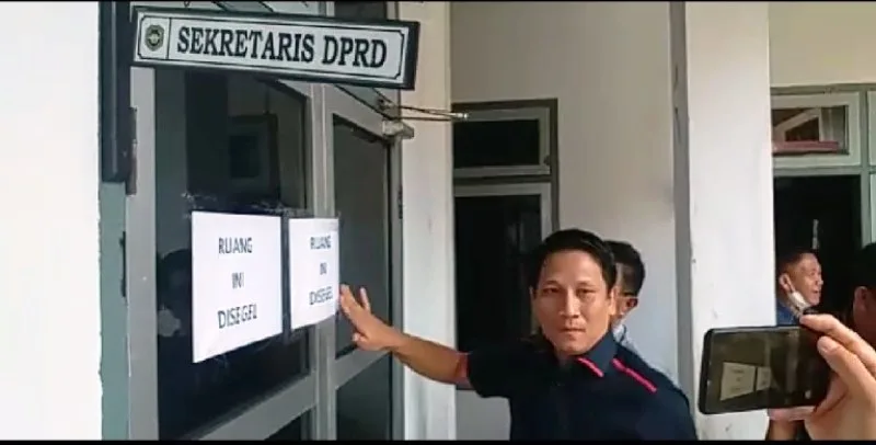 Bukan Tanpa Alasan, Anggota Dewan Segel Ruang Kerja Sekretaris Dewan