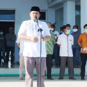 Bupati Erwin Bagikan SK PTT Dinas Kesehatan Kabupaten Seluma