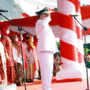 Bupati Erwin Pimpin Upacara Peringatan HUT RI Ke-76