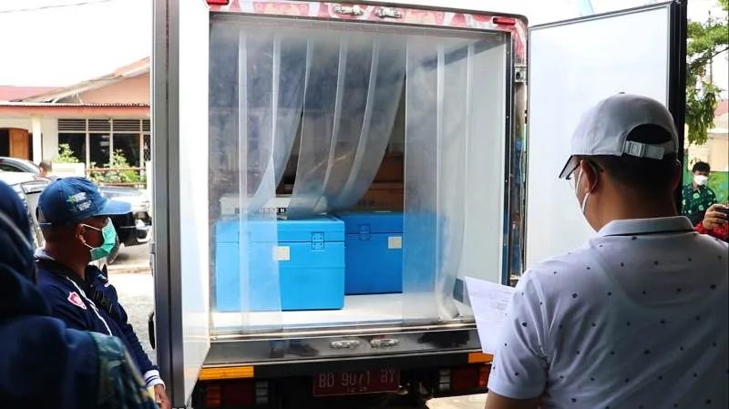 Percepat Vaksinasi, Gubernur Rohidin Lepas Distribusi Vaksin