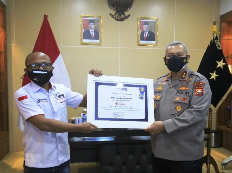 SMSI Berikan Penghargaan Kepada Kapolda Bengkulu Sebagai Bentuk Apresiasi Kinerja Polri
