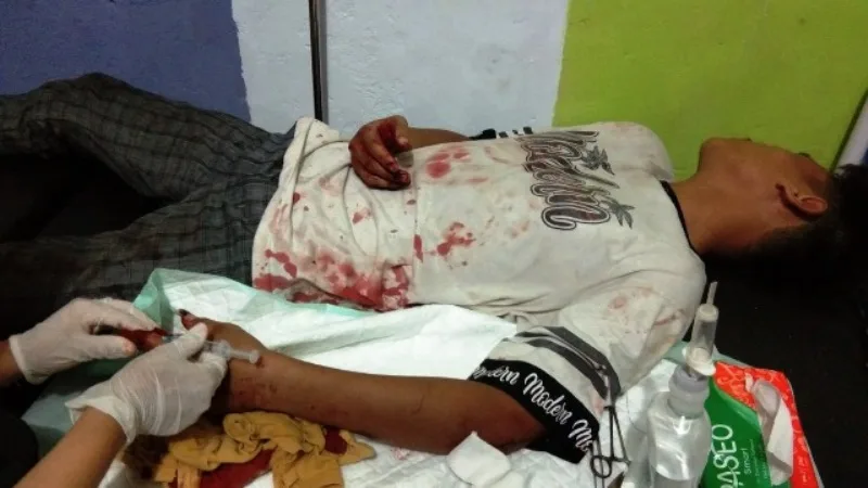 Tawuran, Beberapa Remaja Terkena Luka Bacok Dilarikan Ke Puskesmas Terdekat