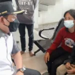 Wawali Dedy Sambangi Keluarga Korban Remaja Yang Terseret Ombak di Pantai Berkas