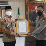 Gubernur Rohidin Terima Pin Emas dan Penghargaan Dari Kapolri