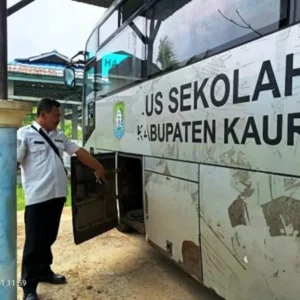 Kantor Sedang Sepi, 4 Aki Mobil Bus Sekolah Milik Dishub Kaur Raib Dicuri