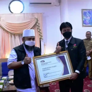 Capai Kapabilitas APIP level 3, BPKP Provinsi Bengkulu Serahkan Piagam Kepada Walikota Helmi Hasan
