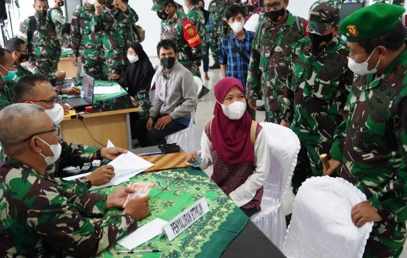 Danrem 041/Gamas Brigjen Salurkan Bantuan Tunai Untuk BTPKLW