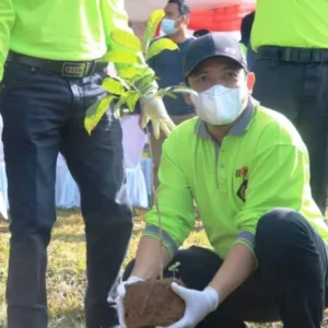 Ikut Dalam Kegiatan Penanaman Pohon Bersama, Wawali Dedy : Kota Ini Milik Kita Bersama