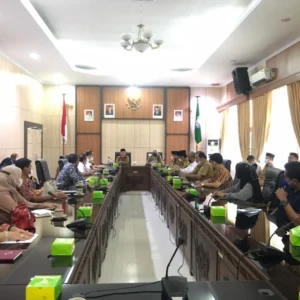 37 Hotel dan Restoran Sepakat Percantik Kawasan Pantai Panjang dengan Lampu Penerangan Jalan