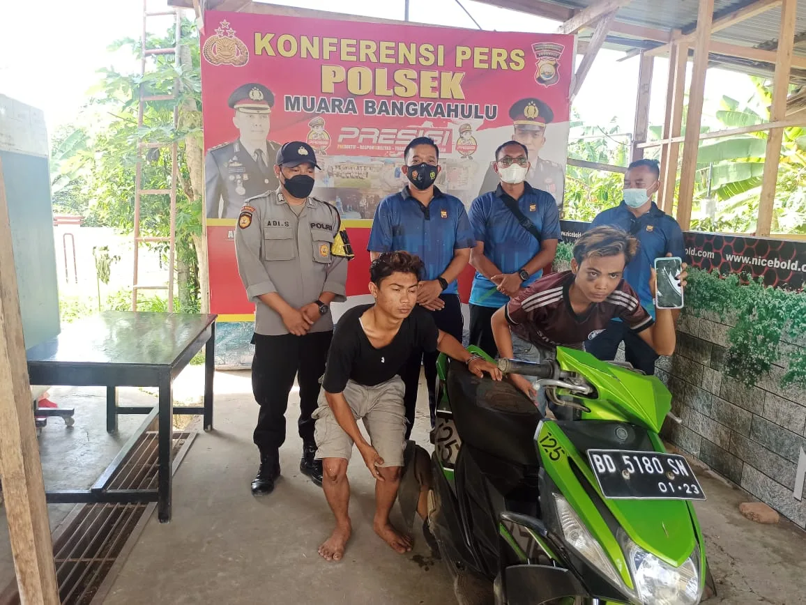 Apes, Dua Tersangka Penjambretan Pecah Ban Saat Dikejar Korban