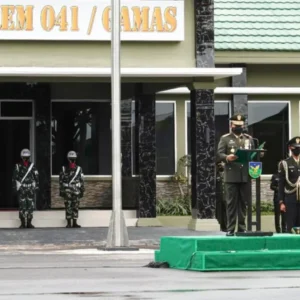 Danrem 041/Gamas Brigjen TNI Dr. Handoyo M. Tr (Han) Pimpin Upacara Bendera Hari Pahlawan Tahun 2021