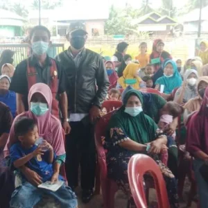 Dikejar Target, Puskesmas Kecamatan Tetap Gelar Vaksinasi di Dua Desa Dalam Sehari