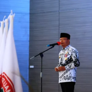 Gubernur Rohidin Terima Anugerah Dwija Praja Nugraha