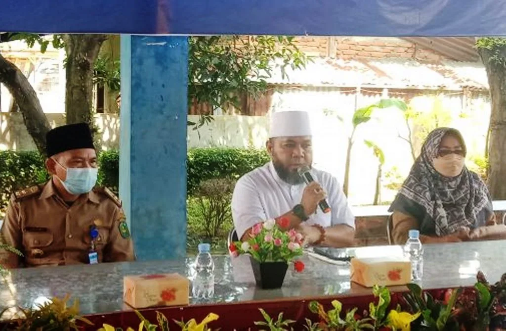 Helmi Hasan : Perlakukan Anak Murid Seperti Anak Kandung Kita Sendiri