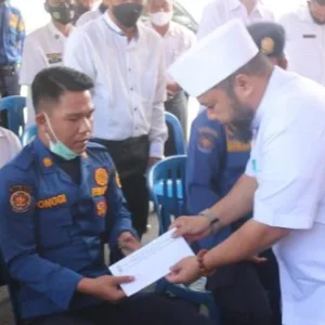 Kecelakaan Saat Bertugas, Helmi Hasan Apresiasi dan Beri Santuna 4 Petugas Damkar
