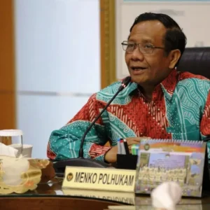 Mahfud MD : UU Cipta Kerja Tetap Berlaku