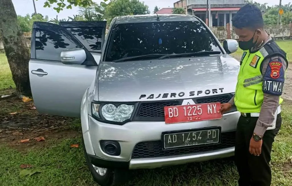 Mobil Dinas Pakai Plat Nomor Hitam Terjaring Razia